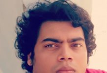 20 साल से लकड़ी बेच रहे इस आदमी की पूरी संपति के बारे में जानकर आप भी चौंक जाएंगे। wood selling milloniare