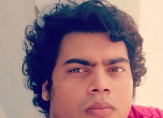 20 साल से लकड़ी बेच रहे इस आदमी की पूरी संपति के बारे में जानकर आप भी चौंक जाएंगे। wood selling milloniare