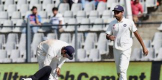 IndvsEng: मैदान पर भुवनेश्वर की थ्रो से लगी अम्पायर को चोट umpire hurt from bhuvneshwar throw