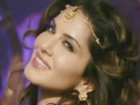 Sunny Leone hit Layla song