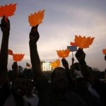 यूपी में नोटबंदी के बाद भी फीकी नहीं पडी भाजपा की चमक. BJP in UP is not lying pale glow even after Notbandi