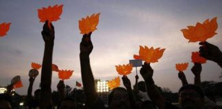 यूपी में नोटबंदी के बाद भी फीकी नहीं पडी भाजपा की चमक. BJP in UP is not lying pale glow even after Notbandi