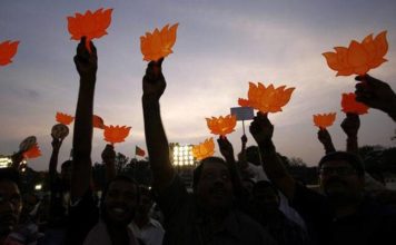 यूपी में नोटबंदी के बाद भी फीकी नहीं पडी भाजपा की चमक. BJP in UP is not lying pale glow even after Notbandi