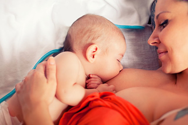 advantages of breast-feeding mother's milk