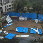 वरदा तूफ़ान से चेन्नई में 100 km की रफ़्तार से चली हवाएं . 2 लोगों की मौत Varda storm winds running at the speed of 100 km