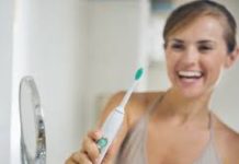 दांत के साथ चहेरा भी चमकाए टूथब्रश दांत के साथ चहेरा भी चमकाए