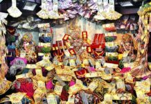 अनोखा मंदिर जहां प्रसाद में मिलते हैं सोने के गहने Unique temple where offerings are given in gold jewelry