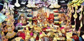 Unique temple where offerings are given in gold jewelry