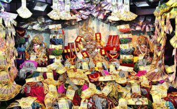 अनोखा मंदिर जहां प्रसाद में मिलते हैं सोने के गहने Unique temple where offerings are given in gold jewelry