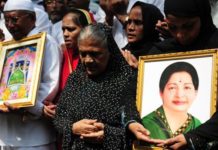 जयललिता को पड़ा दिल का दौरा, हॉस्पिटल के सामने समर्थको का जमावड़ा लगा. Jayalalithaa had a heart attack