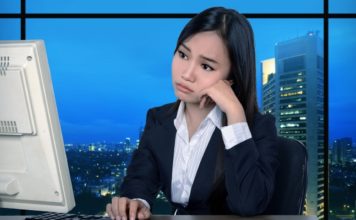 अगर आपके ऑफिस में हो रही हैं ये 4 बातें तो खतरे में हो सकती है आपकी job. if These 4 things are happening in your office, then your job may be at risk