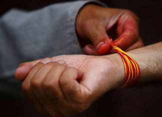 कलावा या रक्षा सूत्र क्यों बांधते हैं ? Why we tie kalava