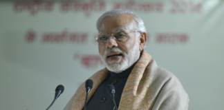 प्रधानमंत्री मोदी ने बिना नाम लिये राहुल पर किया पलटवार. हँसतें-हँसते कसे तंज. Modi Hitted back at Rahul Gandhi without taking his name