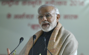 प्रधानमंत्री मोदी ने बिना नाम लिये राहुल पर किया पलटवार. हँसतें-हँसते कसे तंज. Modi Hitted back at Rahul Gandhi without taking his name