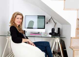 इन तरीको से घर बैठे बना सकते अपना करियर. make career sitting at home