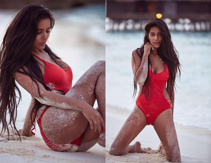 Poonam Pandey new photoshoot in swimsuit Hot Pose