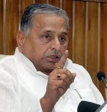 अपने खेमे में कम विधायक होने से सपा ऑफिस में नेताजी ने लगाया ताला Netaji lockEed SP Office