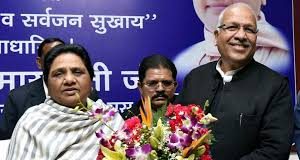 मायावती ने भुनाया मौका , सपा छोड़ते ही मुलायम के करीबी को दिया हांथो हाथ टिकट mayawati gives ticket to mulayam close person