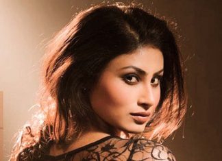 टीवी की नागिन मौनी रॉय पंजाबी और बॉलीवुड फिल्मों में भी कर चुकीं हैं काम TV serpent Mouni Roy has also worked in Punjabi and Bollywood movies