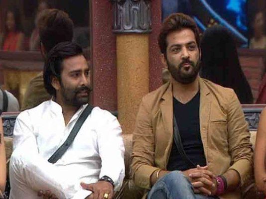 मनु ने उठाए मनवीर की कैप्टेंसी पर सवाल,बताया मनवीर को मतलबी Manveer raised questions on captain Manu