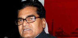 मुलायम सिंह ने दी रामगोपाल के परिवार पर लगे आरोपों को हवा. जाने कितनी सच्चाई हैं इन आरोपों में. mulayam singh comments on charges on ram golpal familys