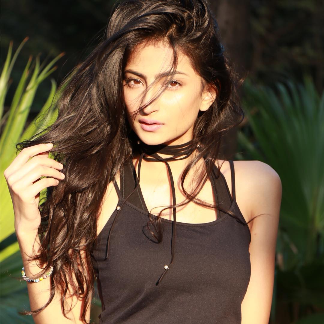 Shweta Tiwari's elder daughter palak tiwari beautiful photoshoot 