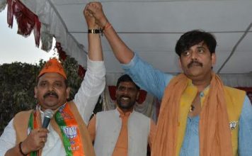 बीजेपी ज्वाइन करके काशी पहुचे भोजपुरी कलाकार रवि किशन Bhojpuri actor Ravi Kishan reached Kashi after joining the BJP
