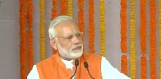 मऊ में मोदी ने सपा पे साधा निशाना अखिलेश को बताया किसान विरोधी Modi said on Mau that akhilesh is anti farmer