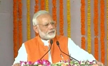 मऊ में मोदी ने सपा पे साधा निशाना अखिलेश को बताया किसान विरोधी Modi said on Mau that akhilesh is anti farmer