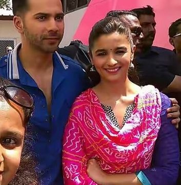 alia bhatt phots from the sets of badrinath ki dhulaniya