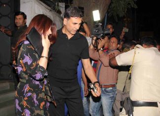डिनर डेट पर अक्षय कुमार के साथ नज़र आईं ट्विंकल खन्ना,देखें तस्वीरें