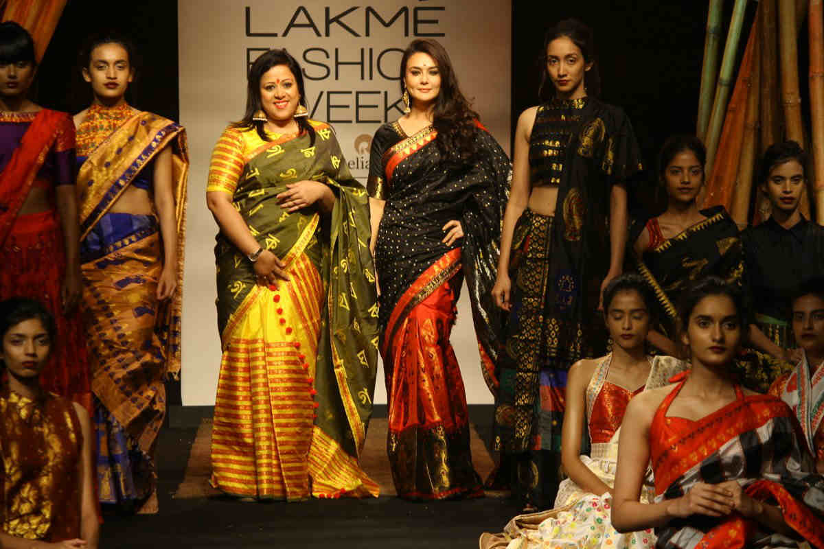 Preity Zinta walked the ramp in unique style view photos