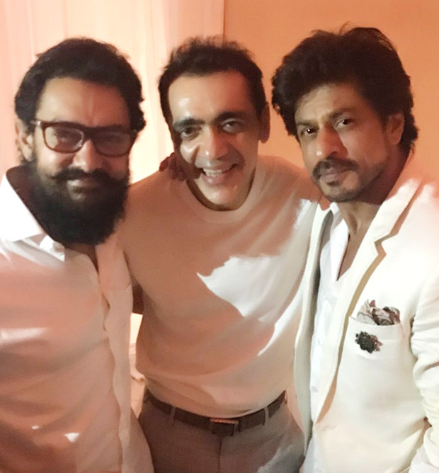  Shahrukh and Aamir appeared together in Dubai, photos came out