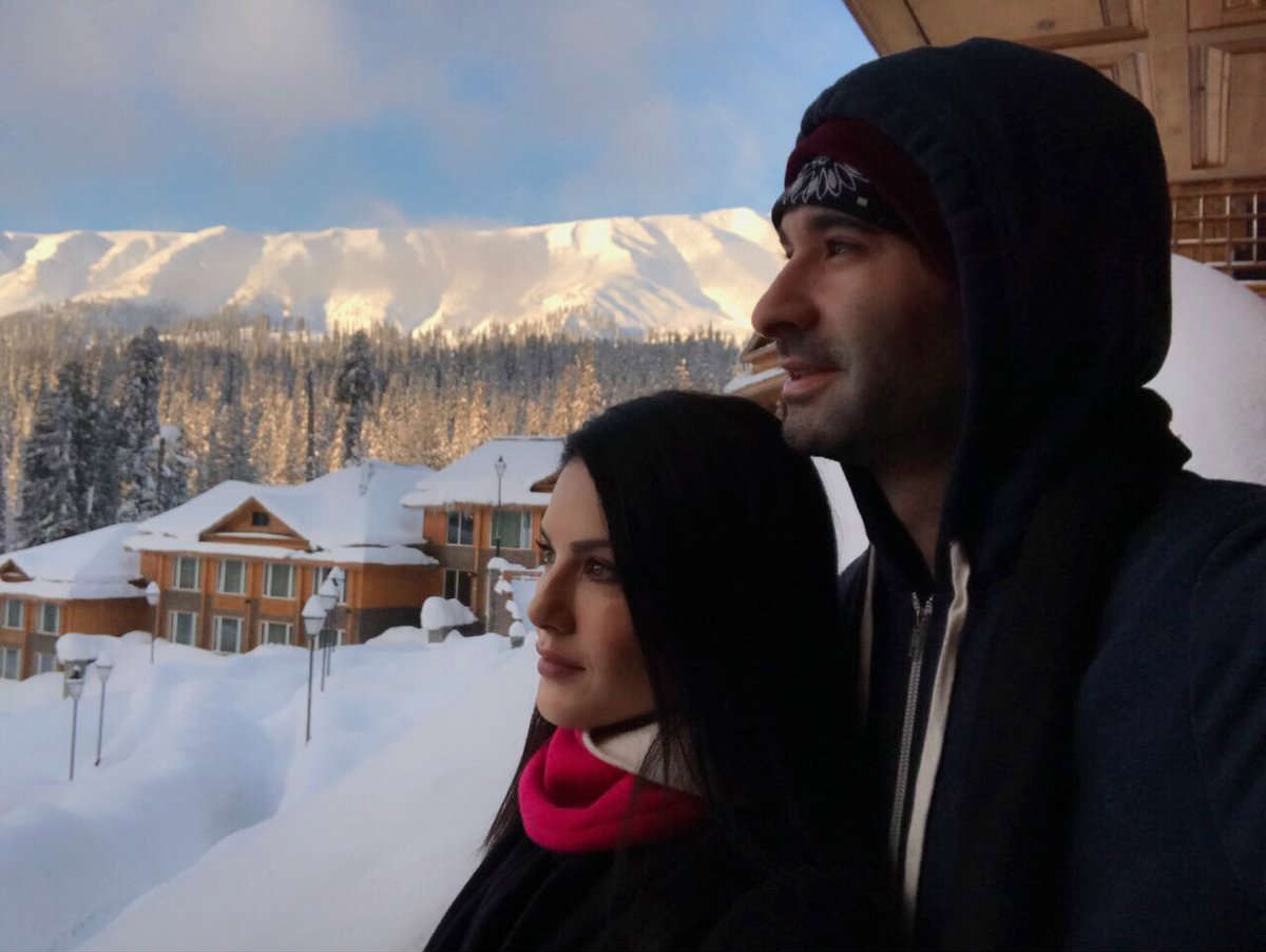 Sunny Leone came to roam in kashmir