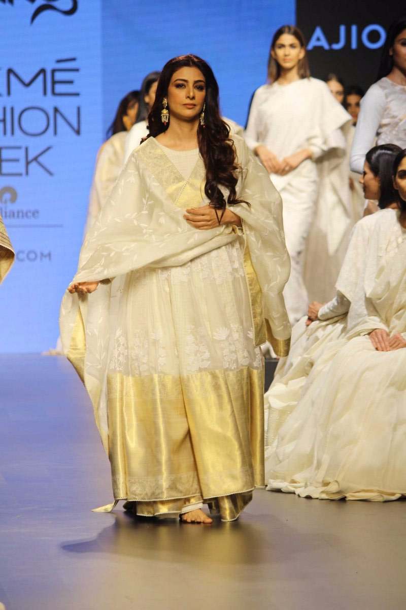  Tabu walked the ramp again, view photos