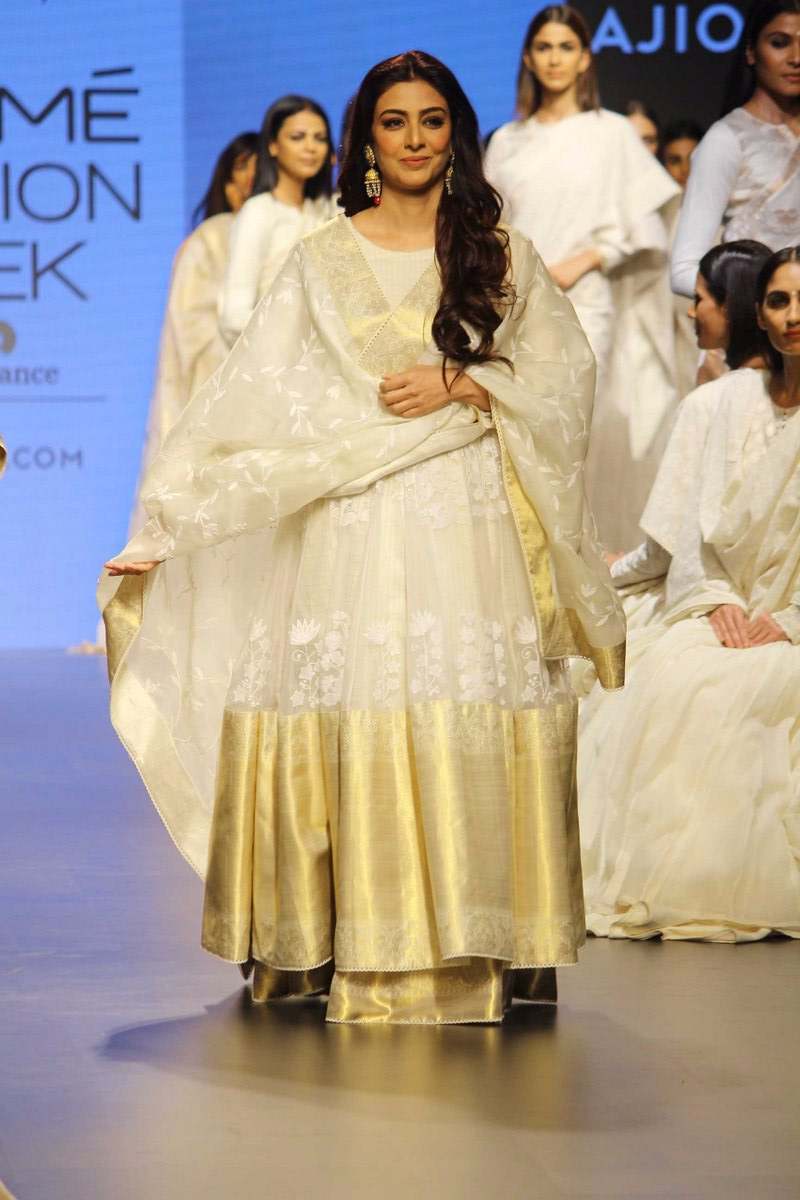  Tabu walked the ramp again, view photos