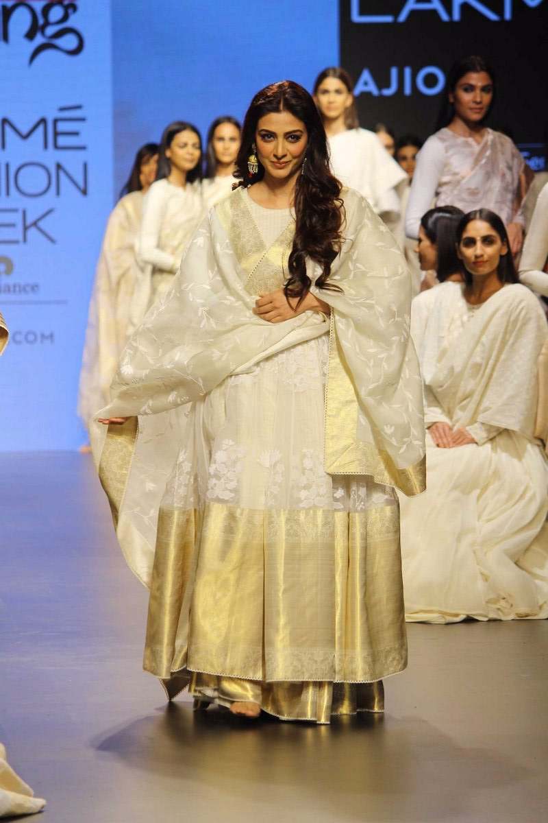  Tabu walked the ramp again, view photos