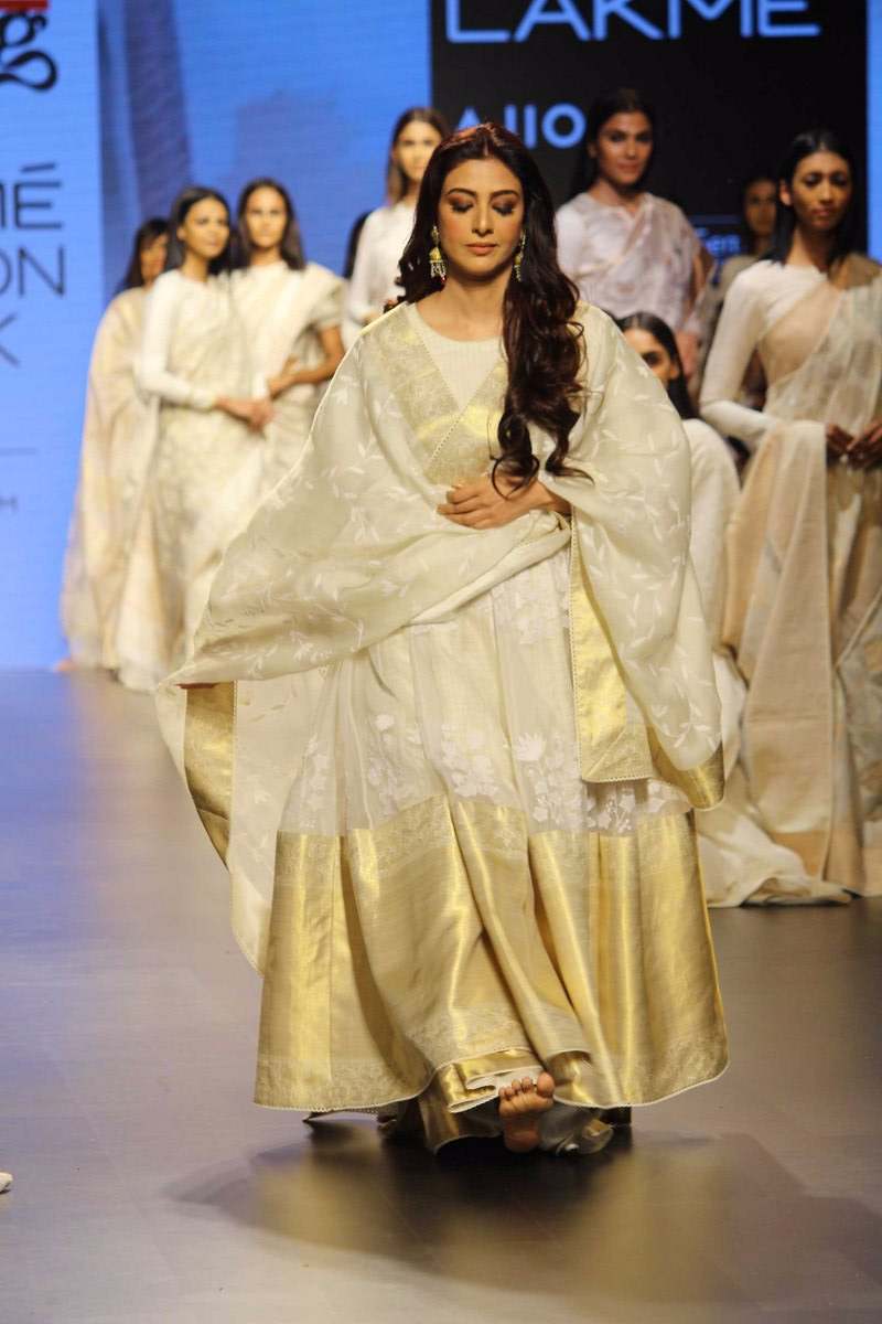  Tabu walked the ramp again, view photos