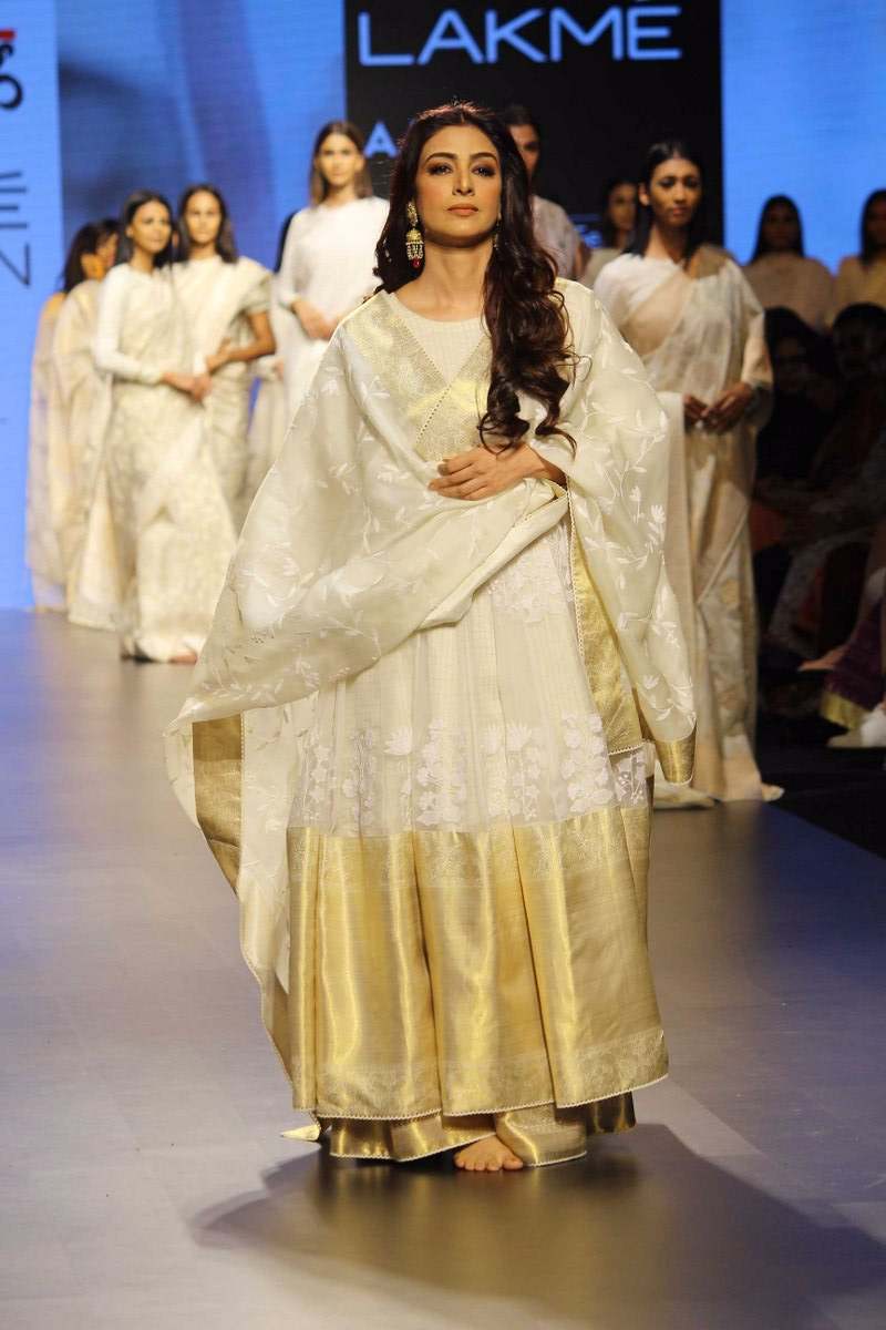  Tabu walked the ramp again, view photos