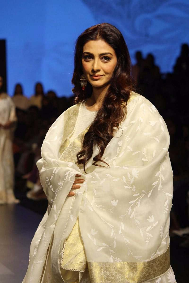  Tabu walked the ramp again, view photos