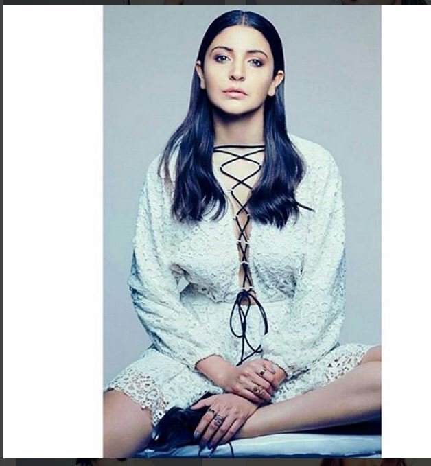 anushka-sharma-photoshoot-for-hello-magazine