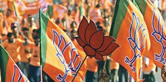 Not only from opponents, the rebels are also upset Shah and Modi