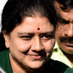 जल्द ही गिरफ्तार हो सकती हैं शशिकला. कोर्ट का फैसला आते ही पनीरसेल्वम को पार्टी से बाहर किया. Sasikala may be arrested soon