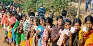 दो चरणों के चुनाव के बाद ये हैं उत्तर प्रदेश का मिजाज Uttarakhand polls: voters took part. 40 percent polling till 1 pm