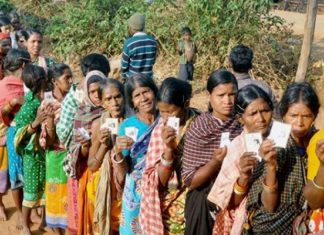 दो चरणों के चुनाव के बाद ये हैं उत्तर प्रदेश का मिजाज Uttarakhand polls: voters took part. 40 percent polling till 1 pm