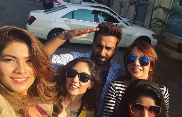 बिग बॉस के कंटेस्टेन्ट्स ने सोशल मीडिया पर शेयर की तस्वीरें contestants of big boss 10 shared photos on social media