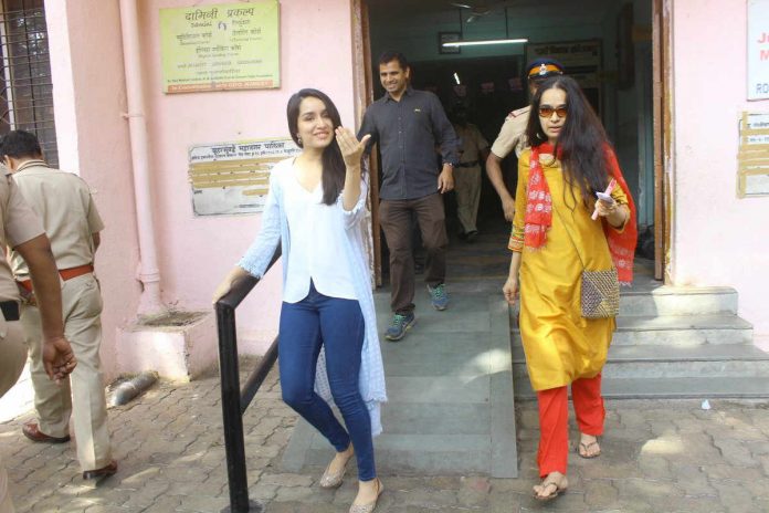 BMC Elections Shraddha Kapoor arrived to vote