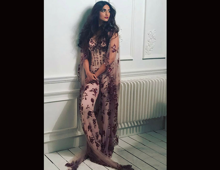 New Photoshoot Sonam Kapoor appeared very beautiful, view photos