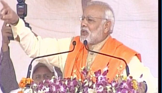 बिजनोर में गरजे मोदी. सपा कांग्रेस गठबंधन व राहुल गाँधी पर कसे तीखे तंज. modi roared in Bijnor attached sharply on SP-Congress and Rahul Gandhi