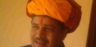 बनारस में बीजेपी उम्मीदवार का वोट काटने के लिए सामने बीजेपी नेता In Varanasi BJP candidate against BJP to cut vote